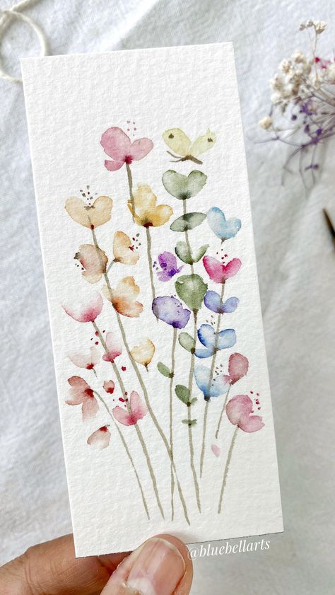 Bluebellarts by Padmini on Instagram: “Have a lovely day! 😊 Simple colourful flowers for you for a beautiful Wednesday, very easy to paint! 💐💖 And the delicate flower…” Coloured Flowers Drawing, Spring Watercolor Flowers, Spring Flowers Watercolor, Watercolor Easy Ideas, Spring Art Painting, Simple Watercolor Ideas, Watercolour Cards Simple, Spring Watercolor Painting, Acrylic Cards