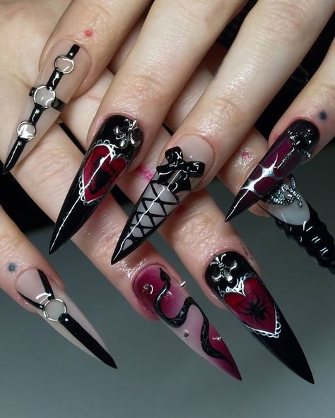 Gothic stiletto nude, dark red and black nail art @spicycownails Black Nail, Red Stiletto Nails, Goth Nails, Gothic Nails, Punk Nails, Gothic Nail Art, Black Stiletto Nails, Red Black Nails, Goth Nail Art