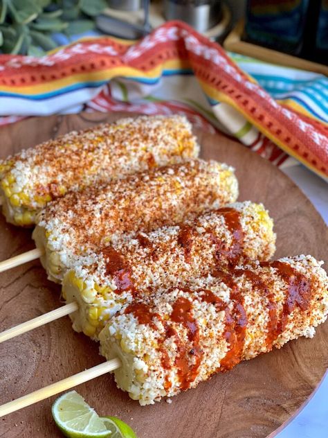 Snacks, Mexican Food Recipes, Barbie, Desserts, Elote, Mexican Snacks, Cheeseburger, Hamburger, Mexican Bakery
