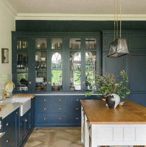 If you're looking for kitchen ideas with true character a deep navy kitchen cabinet will bring charm and depth. Perfect for light filled kitchen extensions or small kitchens. DeVOL are masters of the classic kitchen look. Ideas, Design, Van, Instagram, Kitchens, Kitchen Remodel, Kitchen Cost, Kitchen Dimensions, Kitchen Prices