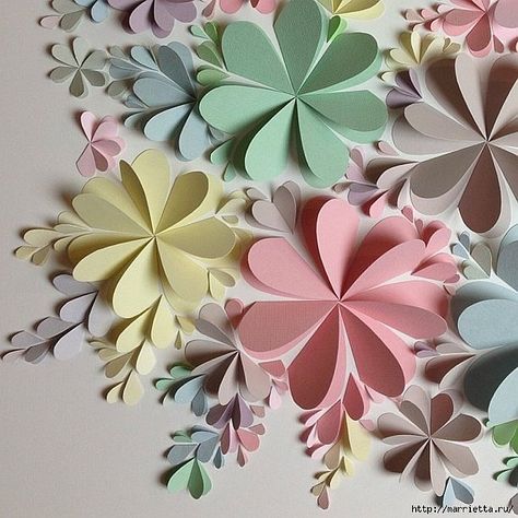 All done with folded hearts! Cool. Diy, Origami, Crafts, Paper Flowers, Paper Flower Wall, Paper Flower Wall Art, Paper Flowers Diy, Flower Making, Paper Art