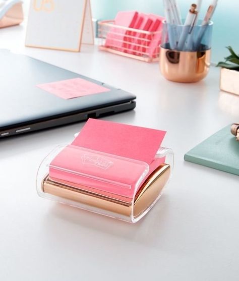 A rose gold Post-It dispenser so even your afternoon to-do lists feel extra fabulous. 27 Cheap Office Supplies That'll Make You Look Fancier Than You Really Are Casual Chic, Design, Decoration, Inspiration, Home Décor, Organisation, Cute Office Supplies, Make It Yourself, Office Accessories
