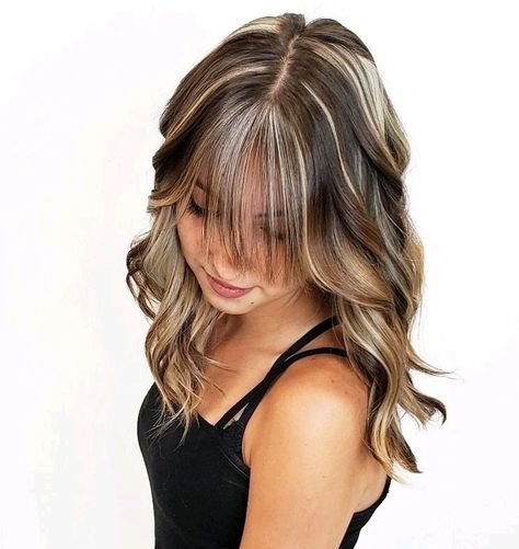 High-Contrast Chunky Blonde Highlights Dyed Hair, Balayage, Blonde Highlights, Two Toned Hair, Blonde Strips In Brown Hair, Highlighted Bangs, Chunky Blonde Highlights, Medium Hair Styles, Dyed Hair Inspiration