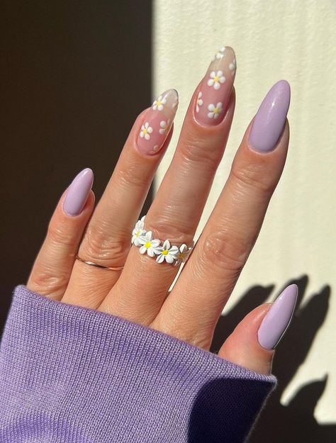 Elevate your manicure with these stunning light purple nail designs, perfect for spring and summer! From simple to intricate nail art, find inspiration for your next set of cute and trendy lavender nails. As an example, we love this idea with pastel purple acrylic nails and daisy motifs. Nail Designs, Ongles, Trendy Nails, Uñas Decoradas, Pretty Nails, Trendy, Cute Spring Nails, Pastel Nails Designs, Prom Nails