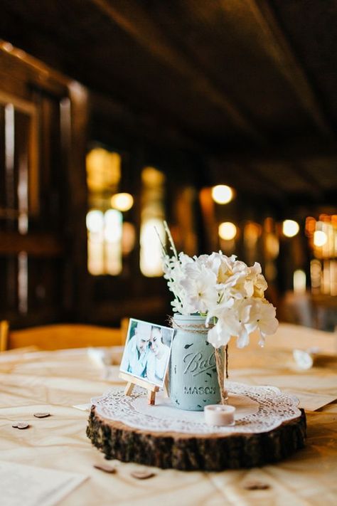 In love with the rustic wooden and mason jar table centerpieces at this stunning rustic wedding! Décor, Home Décor, Mason, Table Decorations, Decor, Table, Home Decor