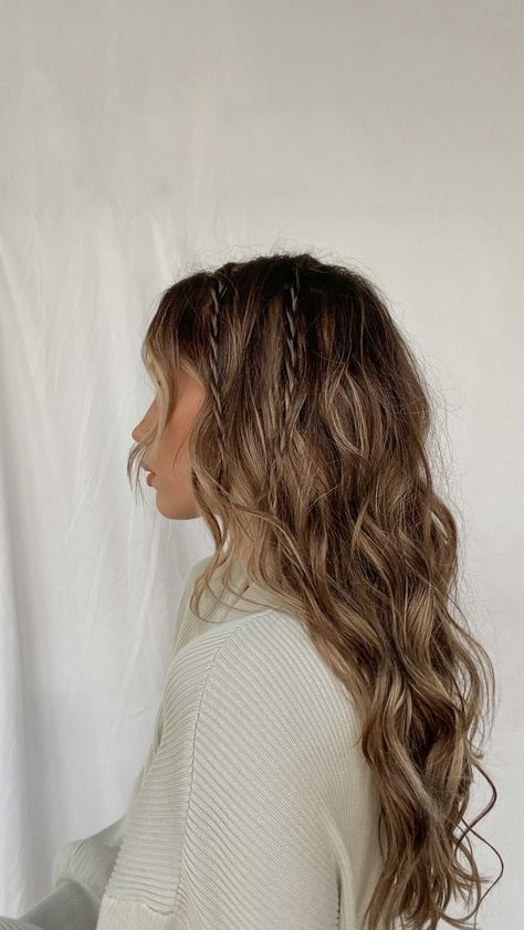 Long Hair Styles, Prom Hairstyles, Outfits, Down Hairstyles, Messy Waves, Wavey Hair, Wavey Hair Styles, Medium Length Wavy Hairstyles, Medium Hair Styles