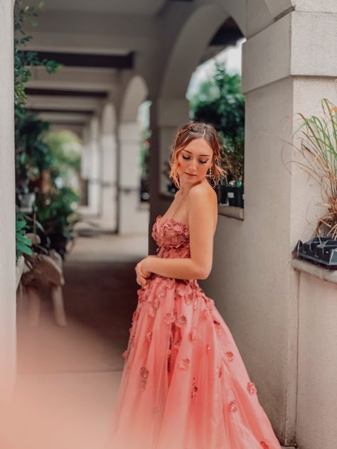 Ball Gowns, Dance, Big Dresses, Prom Dress Photography, Dress Picture, Prom Dress Pictures, Photoshoot Dress, Homecoming Pictures, Dress
