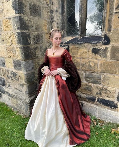 Films, Tudor, Medieval Dress, Tudor Gown, Tudor Dress, Tudor Dress Princesses, 1500s Dress, Medieval Clothing Royal, 1400s Dresses