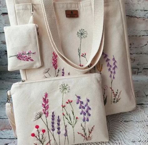 Embroidery.Вышивка.Handmade (@world_embroidery) • Instagram photos and videos Diy Embroidery Designs, Diy Embroidery Patterns, Embroidery Bags, Patchwork Bags, Embroidery And Stitching, Embroidery Inspiration, Embroidered Bag, Hand Embroidery Projects, Simple Hand Embroidery Patterns