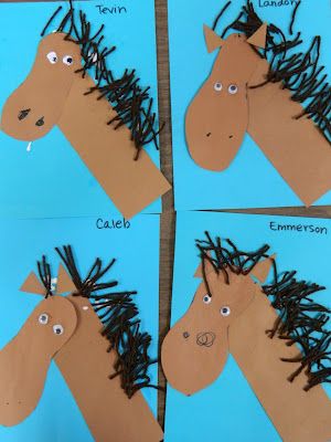 the vintage umbrella: Down on the farm... cute animals. The horses were made from tracing the kid's shoes. Pre K, Toddler Crafts, Animal Crafts For Kids, Preschool Crafts, Farm Animals Preschool, Horse Crafts, Kids Crafts, Crafts For Kids, Farm Animal Crafts