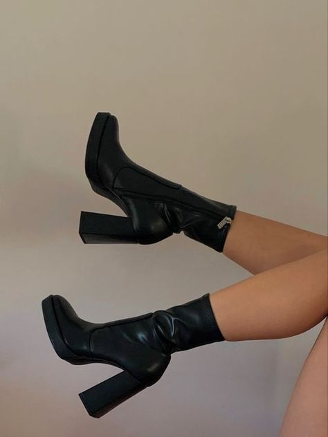 ASOS New Look Pointed Heeled Ankle Boot in Black. Zip-side fastening, almond toe, and high block heel. #asos #boots #shoes #newlook #fashion Outfits, Trainers, Pumps, Boots, Heeled Ankle Boots, Boots Outfit, High Heel Boots Ankle, Heels Aesthetic, Shoes Heels