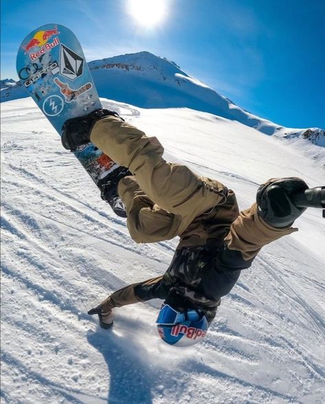 Winter Sports, Longboarding, Snowboards, Montage, Snowboading, Ski And Snowboard, Longboards, Snowboarding Men, Four Wheeling