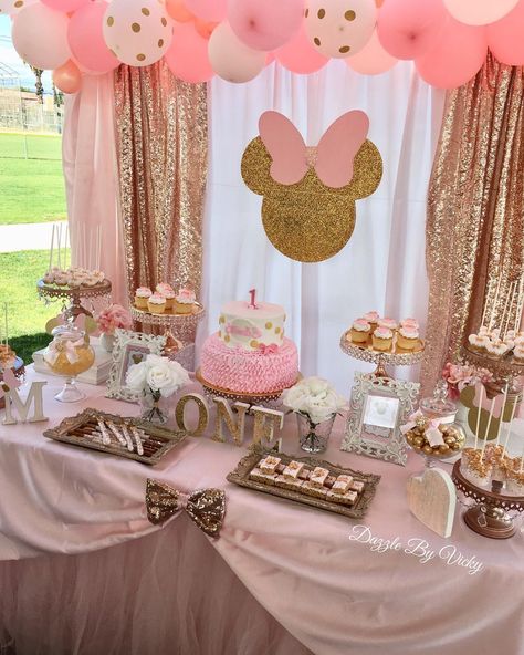 Pink, Minnie Mouse, Minnie Mouse Party, Mousse, Minnie Mouse Party Decorations, Minnie Mouse Birthday Party Decorations, Minnie Mouse Theme Party, Minnie Party, Minnie Mouse Birthday Party Theme
