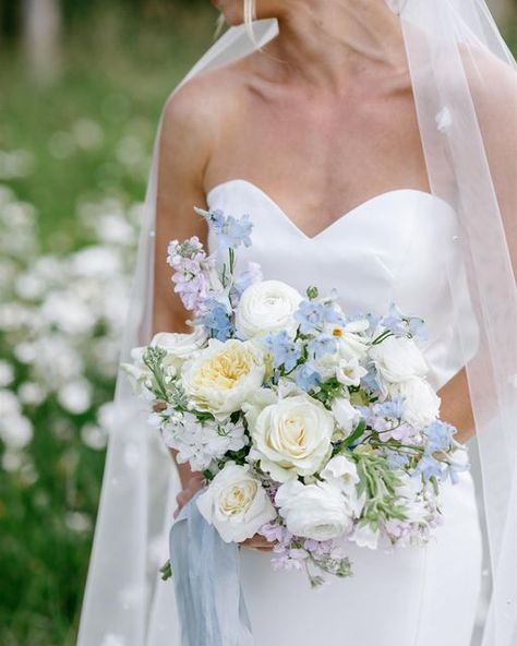 Rachael Ellen Events on Instagram: "Whites, blues, and lavenders with a soft pop of yellow. The softest mountain shades for Megan’s summer mountain wedding. A favorite from last summer! Captured by @kateosborne." Prom, Bride, Hochzeit, Bodas, Boda, Mariage, Inspo, Vestidos, Forever