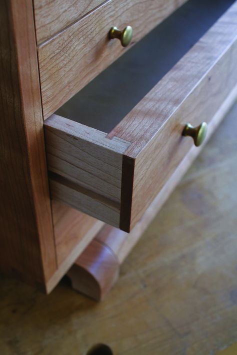 Woodworking Joints, Wood Joinery, Popular Woodworking, Plywood Cabinets, Woodworking Inspiration, Plywood Furniture, Wood Joints, Wood Drawer Pulls, Woodworking Magazine