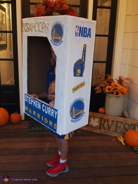 Janel: Ray Pelosi my son is wearing the costume. I am the mom of 3 boys and baseball/basketball/football cards have taken over my house! It was only fitting when the suggestion... Crafts, Halloween, Costumes, Steph Curry Costume, Basketball Costume, Halloween Costume Contest, 2017 Halloween Costumes, Boy Costumes, Costume Contest