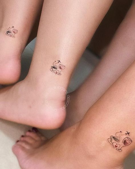 Cute friendship ankle tattoos by @tatuagens_deliicadas Tattoo Designs, Small Tattoos, Tattoos, Tatuajes, Tattoo Cafe, Coffee Tattoos, Tattoos For Women, Tattoos For Daughters, Mini Tattoos