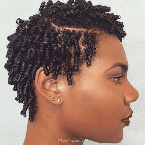 Looking for an easy way to achieve curls on your natural hair? Try finger coils. Plaits, Braided Hairstyles, Finger Coils Natural Hair, Finger Coils, Twist Hairstyles, Hair Twist Styles, Braids, Short Hair Twist Styles, Natural Hair Twa