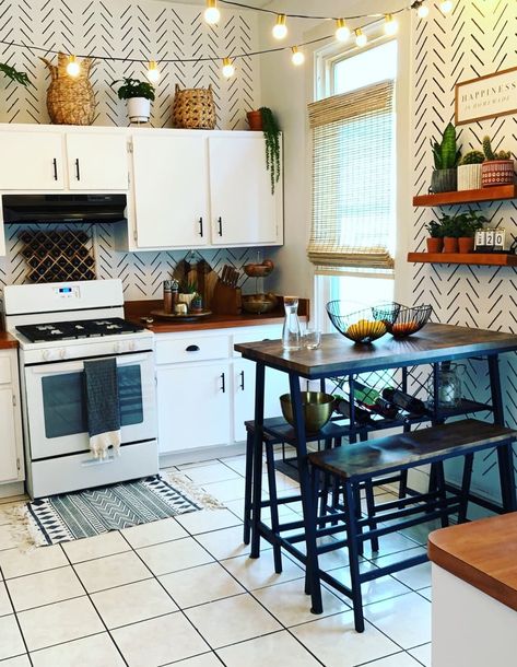 This eclectic Afro-bohemian rental Is filled with hand-painted patterned walls. | House Tours by Apartment Therapy #kitchen #kitchenideas #paintideas #paintdecor #mural #paintedwallpaper #kitchendecor #boho #bohemian #bohokitchen Home, Design, Modern, Dekorasyon, Inspo, Dapur, Beautiful, Interieur, House