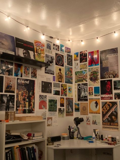 Elvis Presley, Posters, Diy, Artist Room Aesthetic, 1980 Aesthetic, Music Inspired Bedroom, Jazz Decor, 2000s Room, Music Themed Rooms