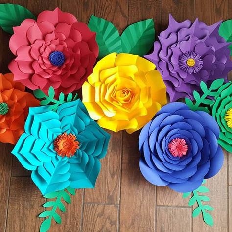 Tissue Paper Flowers, Paper Flowers, Crafts, Paper Flower Backdrop, Big Paper Flowers, Paper Flower Wall Decor, Paper Flower Wall, Large Paper Flowers, Paper Flowers Craft