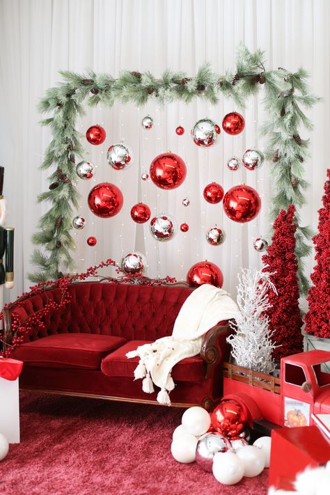 family christmas portrait setup idea red and silver Decoration, Home Décor, Christmas Decorations, Christmas Photo Booth, Christmas Party Backdrop, Christmas Themes Decorations, Christmas Party Photo, Christmas Pictures, Christmas Backdrops