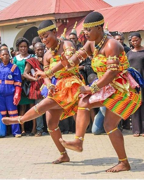 The role of dance in African culture - EweGhana | EweGhana.Net Inspiring Our Culture Tony Ward, Georges Hobeika, Dance, African Traditional Dresses, Traditional Dresses African, African Dance, African Women, African Traditions, Ghana Culture