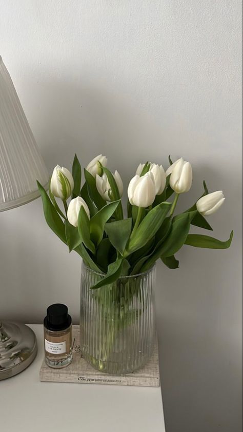 #homedecorideas #homedesignideas #homedesign #vase #flowers #tulips #amazondeals Design, Inspiration, Hoa, Dekorasyon, Ev Düzenleme Fikirleri, Dekoration, Deko, Inspo, Bunga
