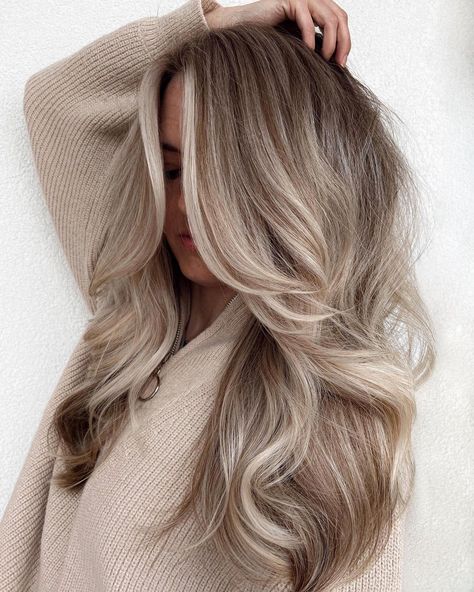 Undone Blonde Is The Ultra-Flattering Way To Go Low-Maintenance Blondes, Balayage, Ash Blonde, Ashy Blonde, Sandy Blonde Hair, Ash Blonde Hair, Medium Ash Blonde Hair, Ashy Blonde Balayage, Ash Blonde Hair Balayage