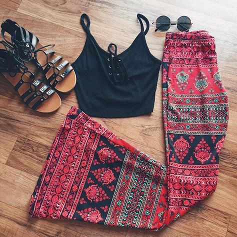 Hippies, Boho Chic, Tops, Boho Fashion, Hipster, Gypsy Fashion, Printed Bell Bottoms, Hippie Chick, Hippie Outfits