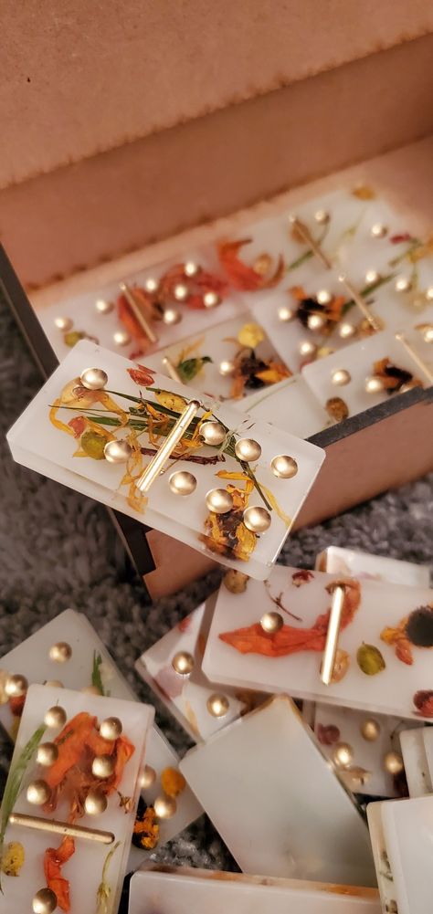 Floral, Diy Crafts, Gift Wrapping, Gifts, Diy, Resin, Resin Crafts, Engraved Box, Resin Art