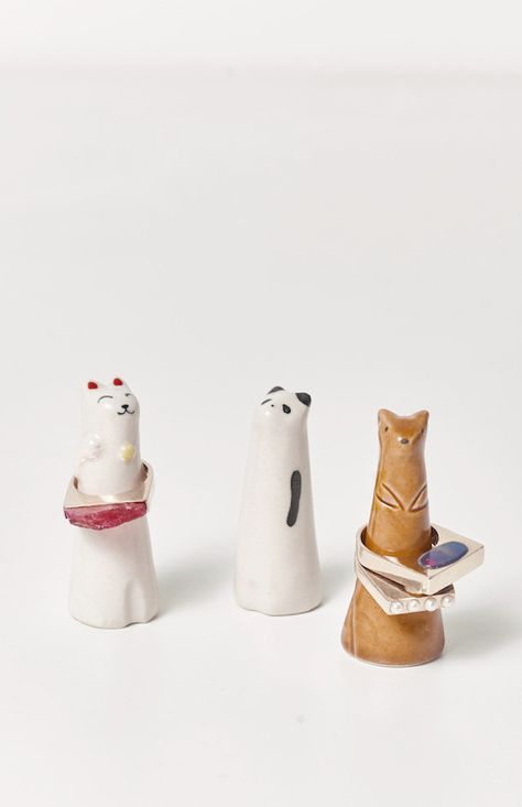 These Animal RING holders are adorable. Handmade ceramic in Japan. Cat, Fox, Panda 3" high Made in Japan Ceramic Art, Ceramics, Ceramic Pottery, Ceramic Jewelry, Artesanato, Ceramica, Handmade Ceramics, Ceramic Animals, Ceramic Clay
