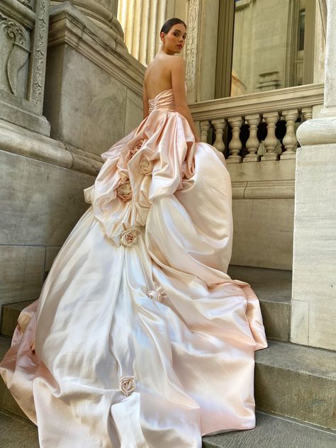 Best New Wedding Dresses from 2022 Bridal Collections | Martha Stewart Couture, Tulle, Hochzeit, Robe, Formal, Dream Dress, Pretty Dresses, Fotografie, Vestidos