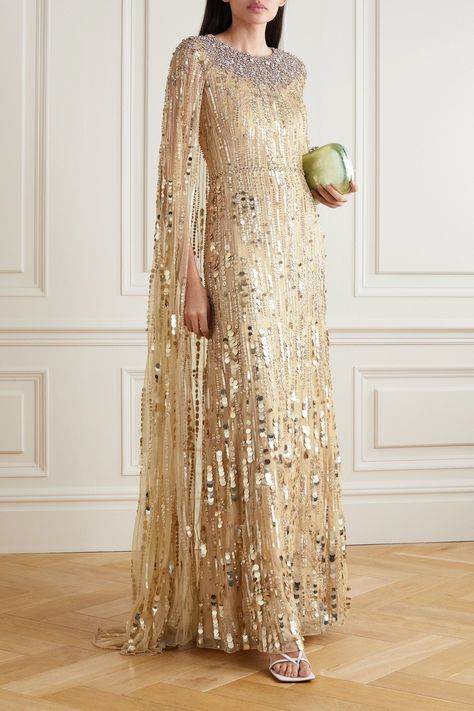 Kate Middleton wearing the Jenny Packham Gold Sequin Dress With Cape Couture, Haute Couture, Dresses, Stunning Dresses, Dress, Beautiful Gowns, Robe, Fancy Dresses, Gold Gown