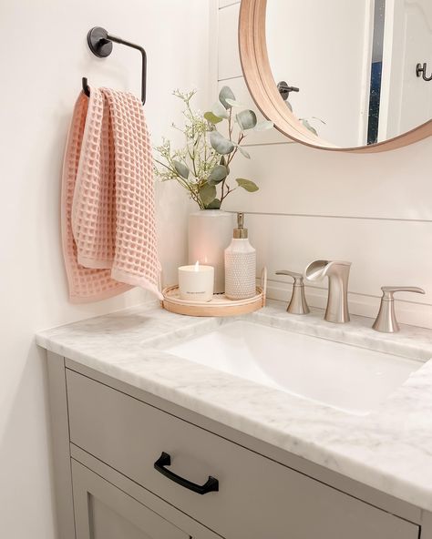 Refresh your bathroom with soft & luxurious waffle towels. The delicate design creates a spa-like aesthetic for your guest or main washroom. Decoration, Ideas, Haus, Girls Bathroom, Girl Bathrooms, Girly Bathroom, Girl Bathroom Decor, Boho Bathroom, Toddler Bathroom