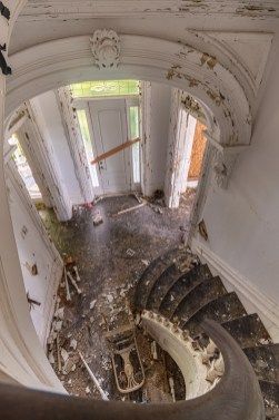 victorian mansion staircase foyer Inspiration, Destinations, Ideas, Old Victorian Homes Abandoned Mansions, Victorian Homes, Old Victorian Homes Interior, Victorian Mansion Interior, Old Victorian Mansions, Victorian Mansions
