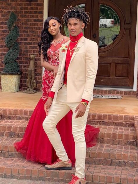 Guys Prom Outfit, Prom For Guys, Homecoming Outfits For Guys, Boy Prom Outfit, Prom Styles For Men, Prom Outfits For Guys, Prom Couples Outfits, Male Prom Outfits, Black Girl Prom Dresses
