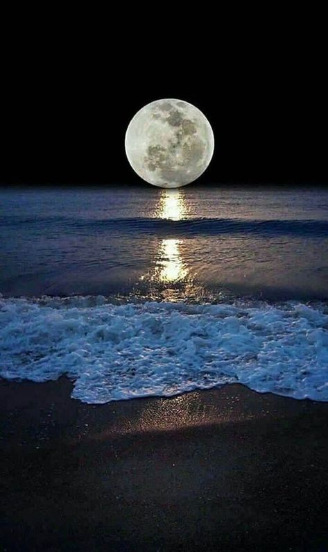 I love the ocean and it says to me that there is a whole world out there. I just need to be brave to take the first step. Nature, Resim, Fotografie, Beautiful Images, Beautiful Moon, Beautiful Nature, Beautiful Nature Wallpaper, Nature Wallpaper, Moon Images