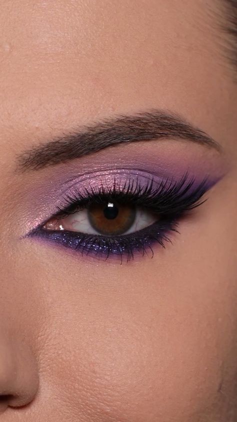 Eye Make Up, Makeup With Purple Dress, Prom Eye Makeup, Glamorous Makeup, Purple Smokey Eye, Pink Smokey Eye, Purple Lipstick Makeup, Purple Eye Makeup, Purple Makeup Looks