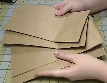How to assemble a paper bag album Junk Journal, Mini Albums, Crafts, Diy Paper Bag Book, Paper Bag Scrapbook, Paper Bag Album, Paper Bag Books, Paper Bag Crafts, Diy Paper Bag