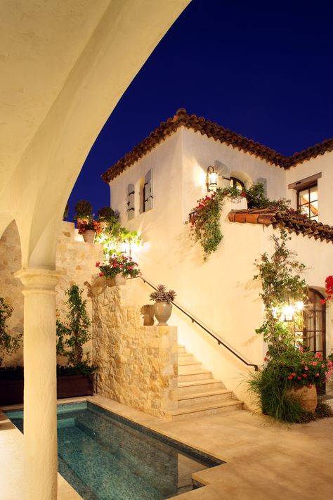 Old Spanish Style Homes, Dering Hall, Spanish Inspired Home, Hacienda Style Homes, House Inspo, Spanish House, Hacienda Homes, Home Design, House Styles