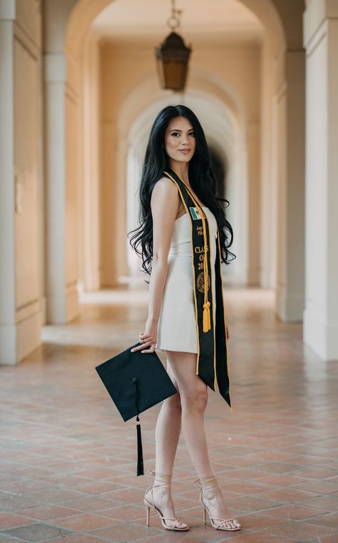 Cal State LA Graduation Portraits at Pasadena City Hall College Grad Photoshoot Poses, Cap Gown Senior Pictures Outside, Cal State La, Cap And Gown Senior Pictures, Nursing School Graduation Pictures, Graduation Board, College Grad Pictures, Grad Picture Ideas, Grad Poses