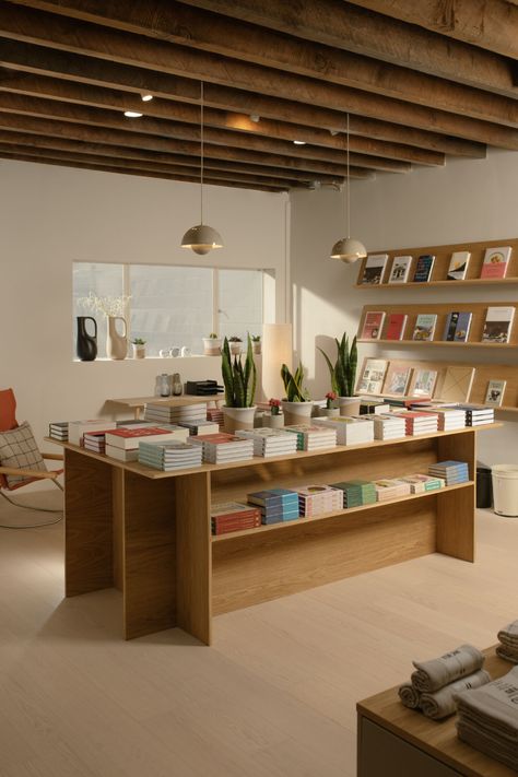 Bookstore Design, Design Café, Old Faithful, Household Tools, Retail Store Design, S Diary, Retail Interior, Library Design, Scandinavian Furniture