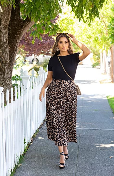 Maxis, Inspiration, Skirt Outfits, Outfits, Long Skirts For Women, Long Skirt Outfits For Summer, Pleated Skirt Plus Size, Modest Skirts, Plus Size Pleated Skirt Outfits