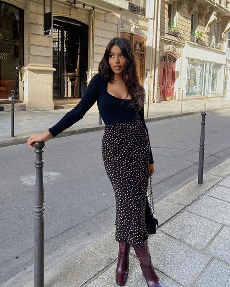 La Parisienne Stylée on Instagram: "à Paris 🤎✨ @cha_trbls" Fashion, Outfits, Hijab, Style, Styl, Outfit, Giyim, Beautiful, Moda