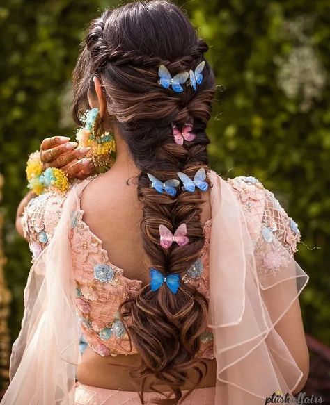 Bridal Hairstyles We Loved In 2021 On Real Brides Mehndi, Wedding Hairstyles, Brides, Bridal Hair, Lady, Bridal Hairstyle, Queen, Bridal Hairstyles, Bride Hairstyles