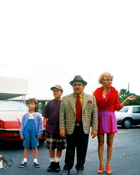 Matilda and her family with Danny Devito and Rhea Pearlman: Theatre, Musicals, Costumes, 90s Kids, Matilda Movie, Danny Devito, Pulp Fiction, Kid Movies, Movie Stars