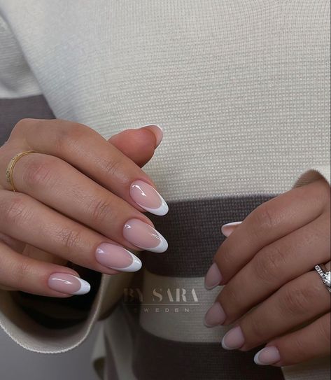 Natural Soft Gel Nails, French Nails Round Short, Natural French Manicure Almond, Dip Powder French Tip Almond, Round Tip Nails Acrylic, French Nails Acrylic Almond, French Tip Almond Nails Short, Almond Shape French Tip Nails, French Tip Acrylic Nails Pink