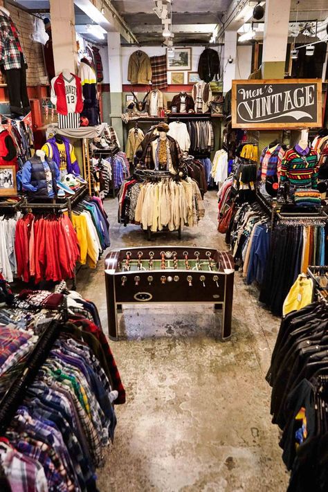 Retro, Vintage Clothing Stores, Thrift Shopping, Vintage Clothes Shop, Second Hand Shop, Clothing Store, Thrifting, Clothing Store Interior, Vintage Shops