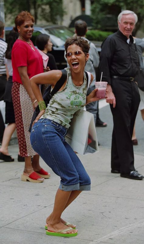 Halle, Berry, 00s Fashion, Halle Berry, Celebrities, Models, Black Is Beautiful, Supermodels, Cool Outfits